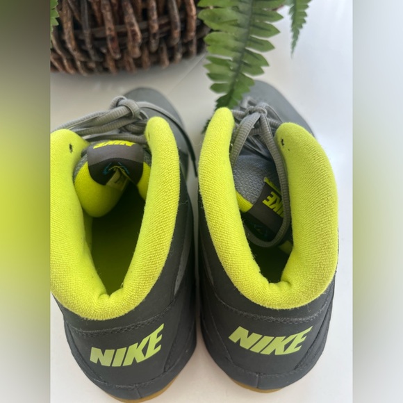 Nike Air Visi Pro 3 Hi top basketball shoes Grey Volt men 13 -525745–004 - Picture 7 of 16